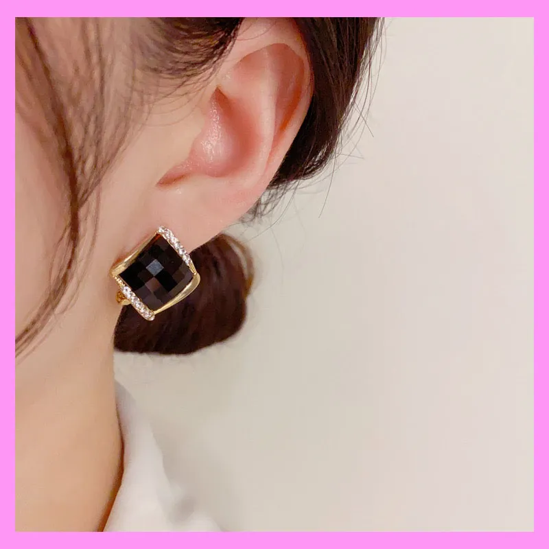 【6-17#】Black and Gold Minimalist Earrings  for female fashion daily engagement wedding anniversary