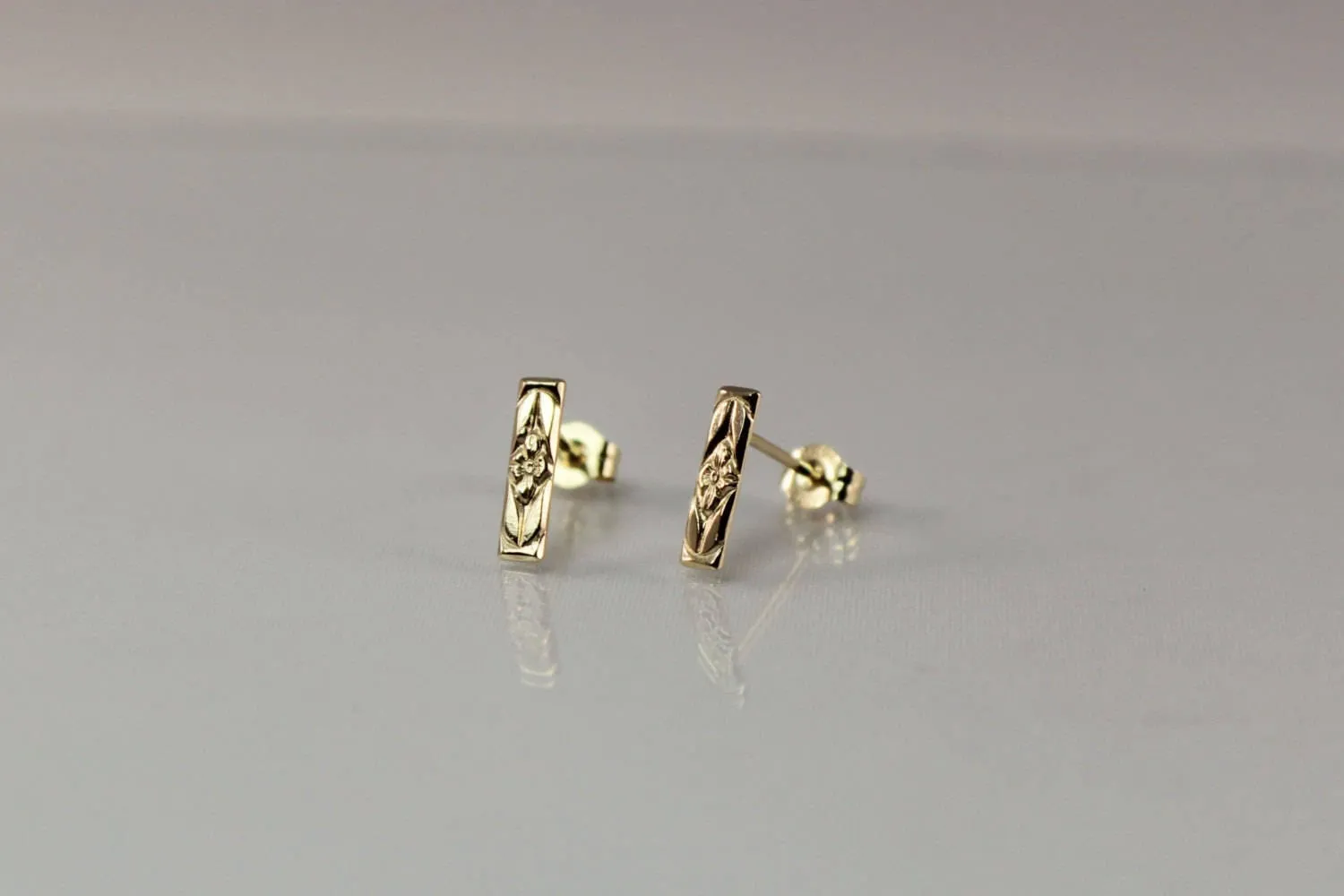 Bar Earrings, 14K Solid Gold Bar Earring, Solid Gold Stud Earrings, Gold Floral Earring, Floral Earrings, Modern Gold Stud, Solid Gold