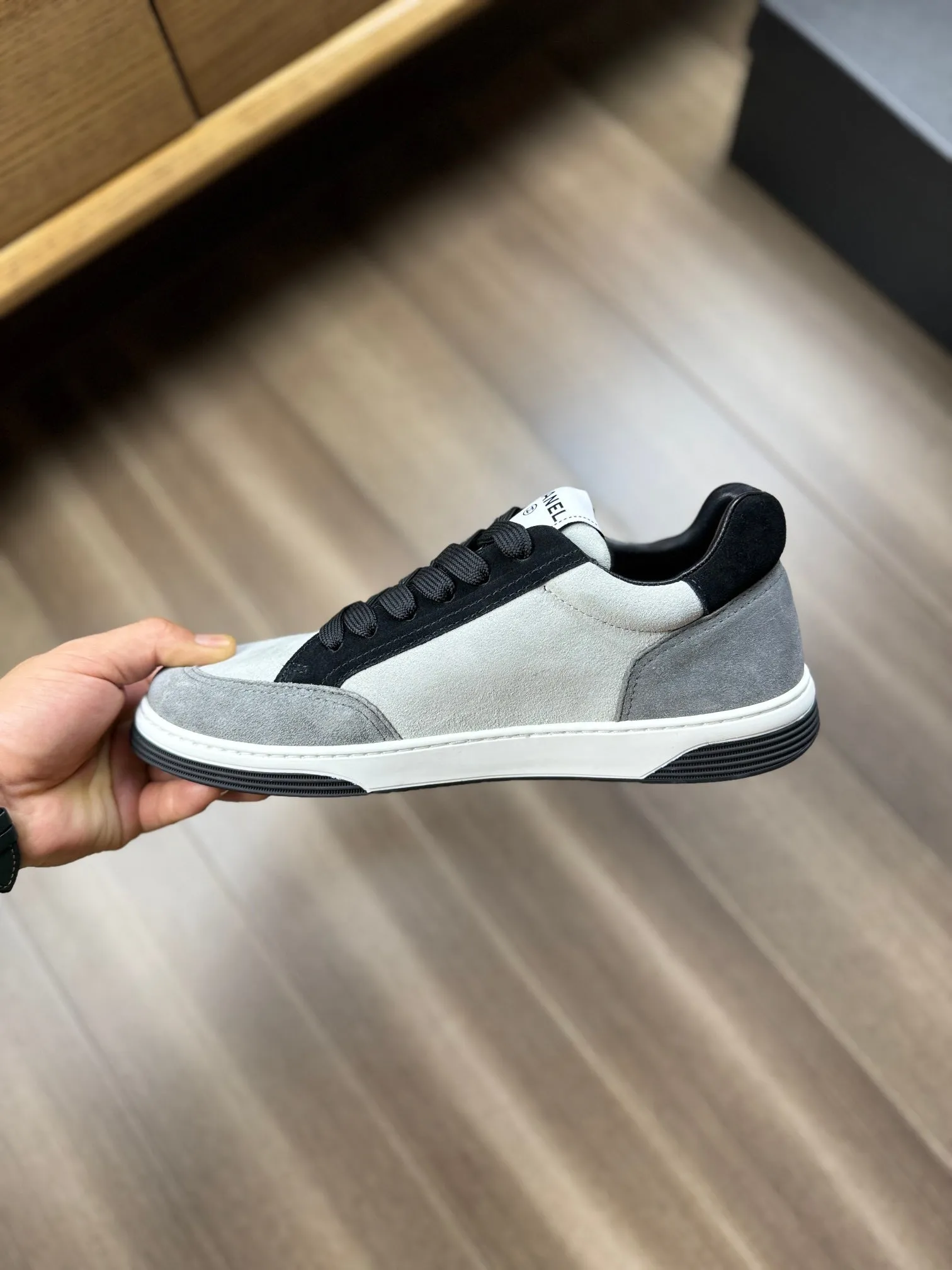 CC TRAINERS CALFSKIN WHITE GREY