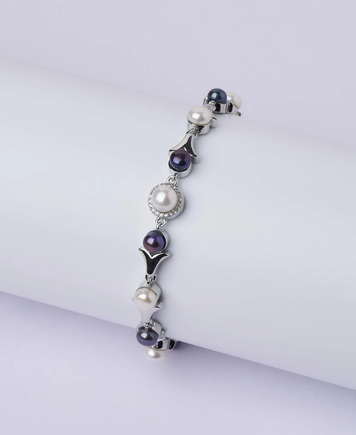 Fashionable Stone Studded Pearl Bracelet