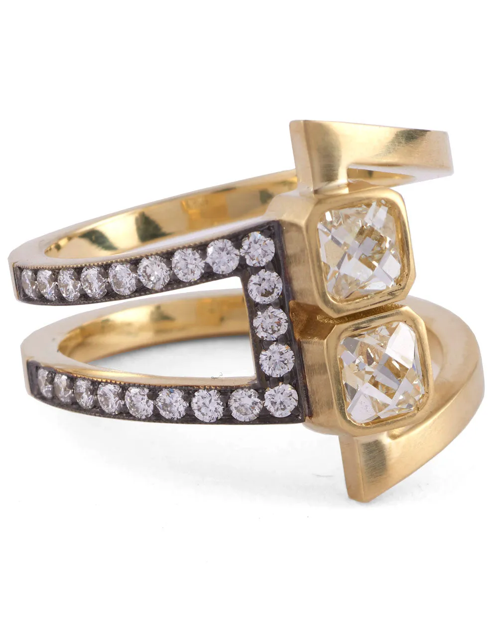 Yellow Gold Round Brilliant Cut Diamond Sylva Ring